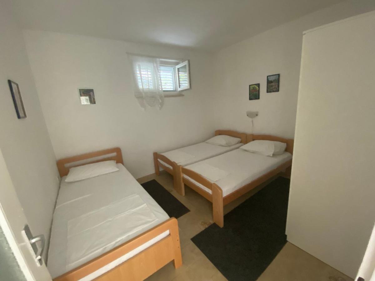פודאצה Apartments Gaspar מראה חיצוני תמונה
